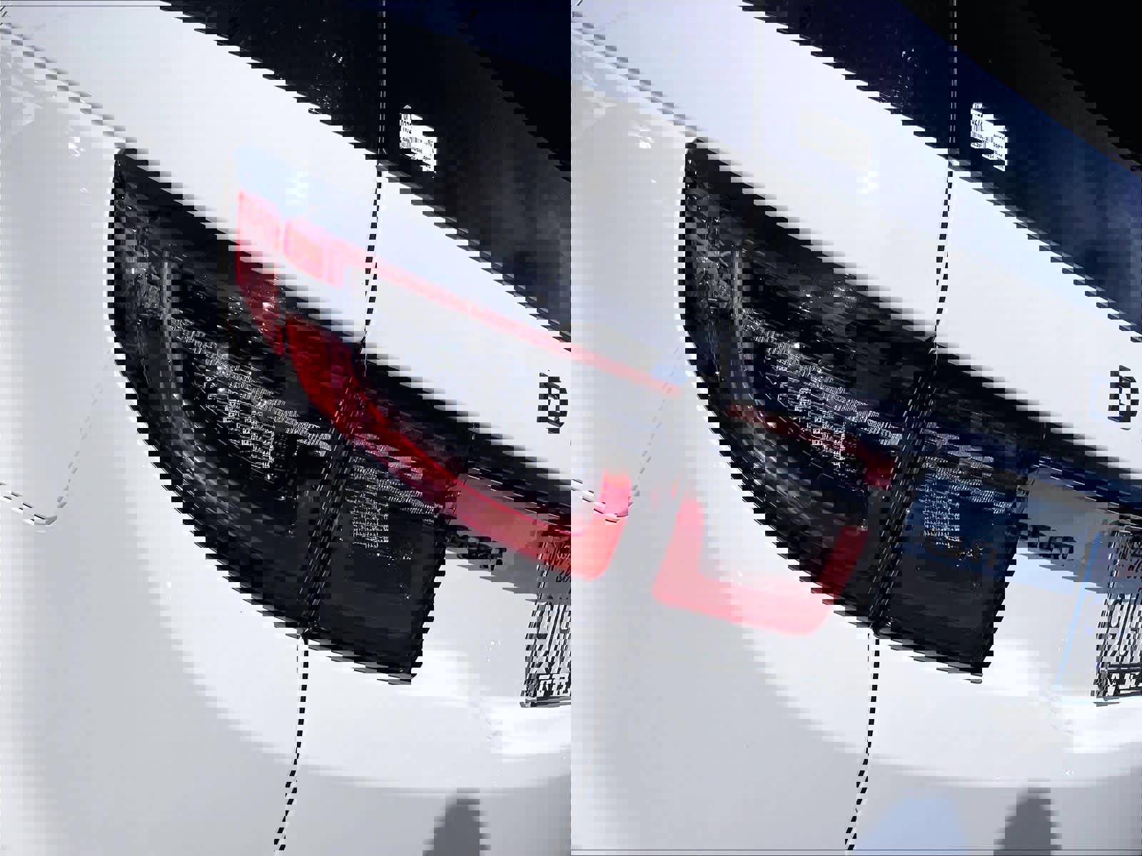 Used 2025 Land Rover Discovery Sport Dynamic SE image 30