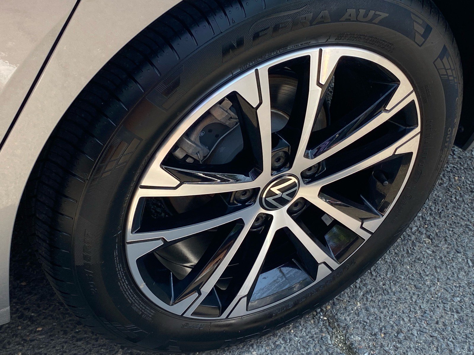 Certified 2025 Volkswagen Jetta Sport FWD image 22