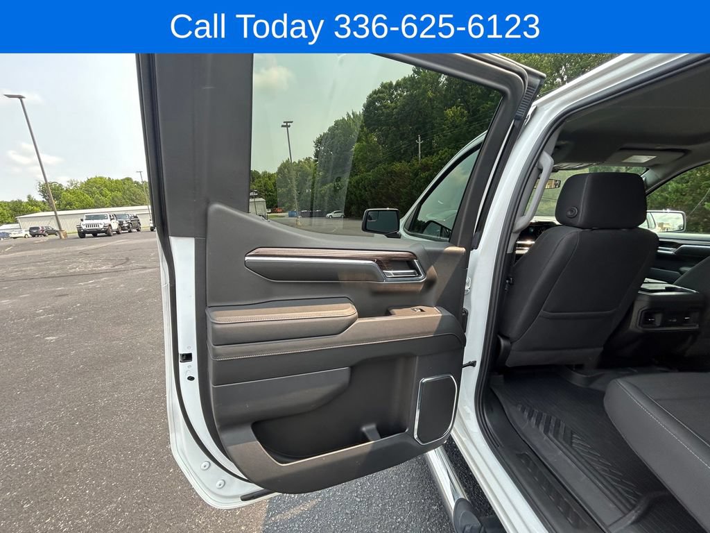 Used 2024 Chevrolet Silverado 1500 LT AWD/4WD image 15
