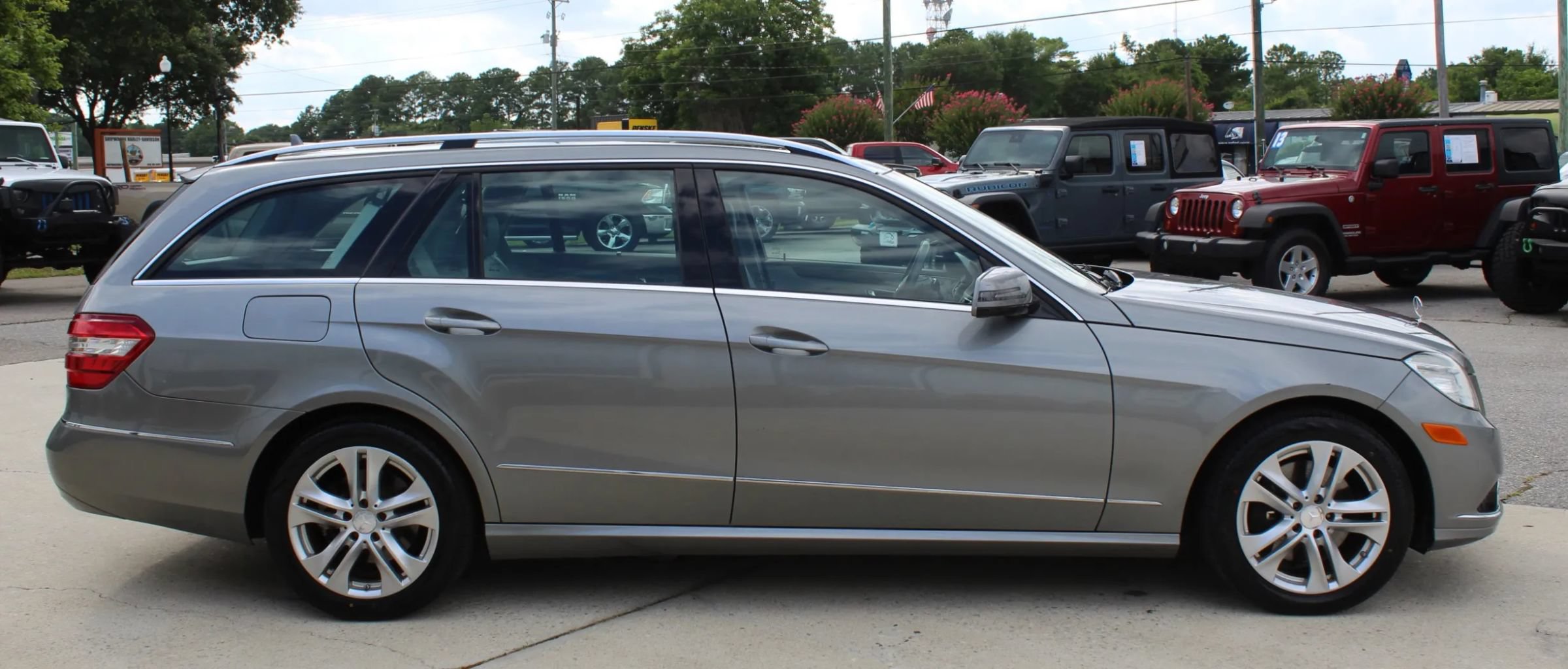 Used 2011 Mercedes-Benz E 350 4MATIC Wagon image 6