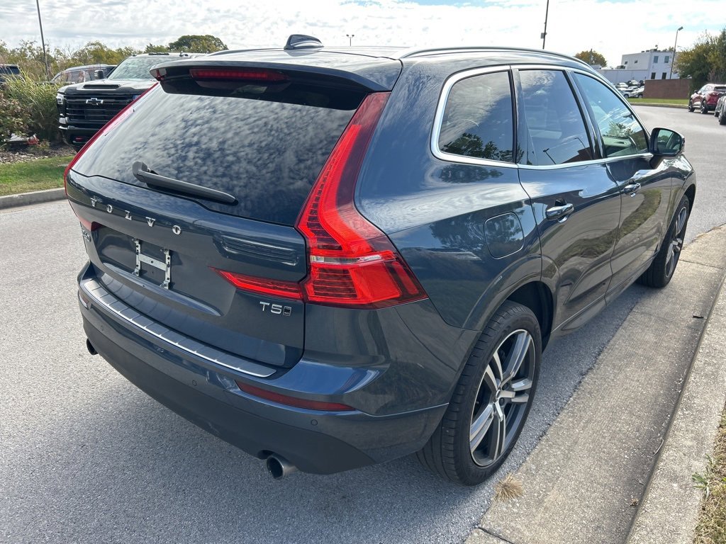 Used 2021 Volvo XC60 T5 Momentum w/ Advanced Package image 5