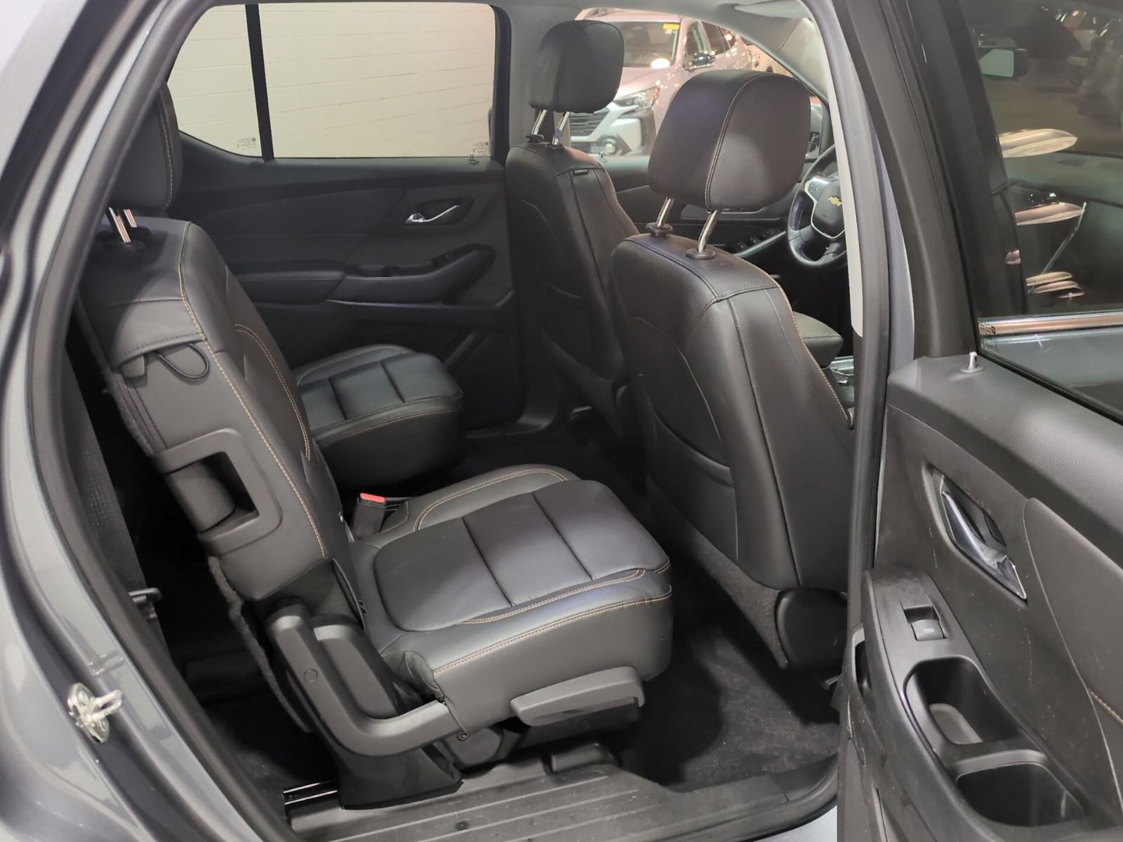 Used 2019 Chevrolet Traverse LT w/ LT Premium Package AWD/4WD image 11