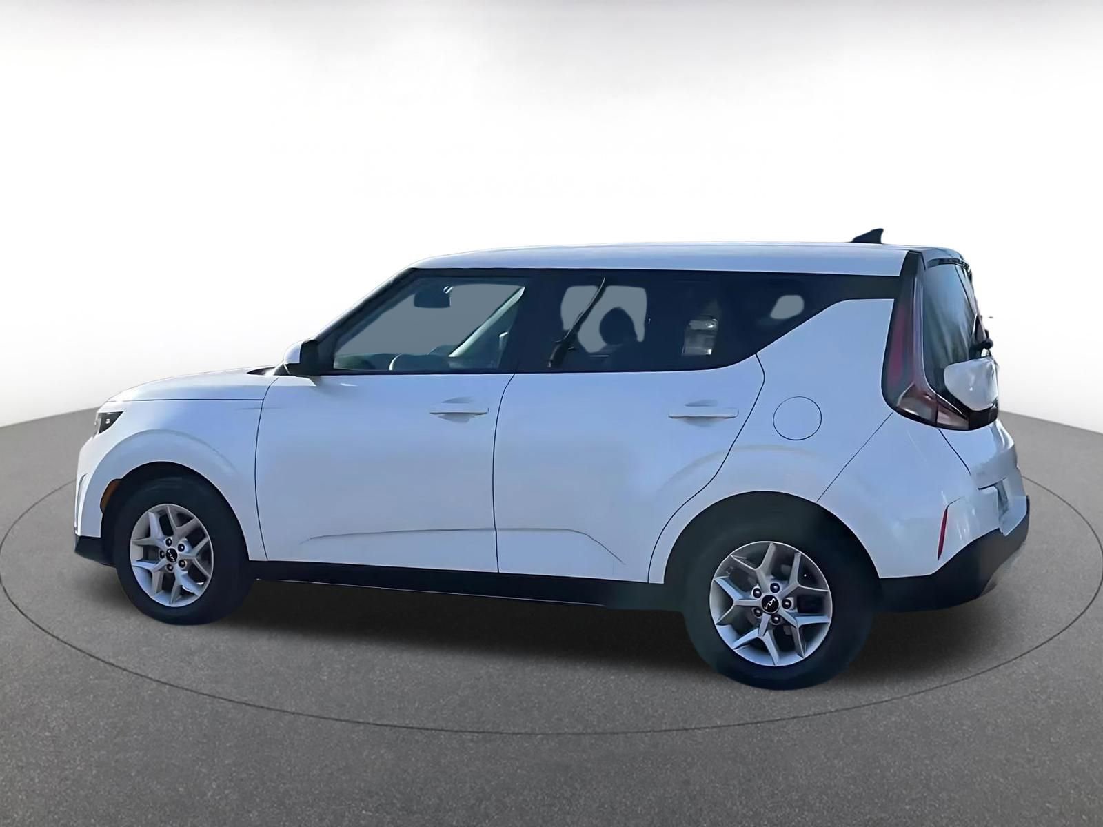 Used 2025 Kia Soul LX w/ LX Technology Package image 10