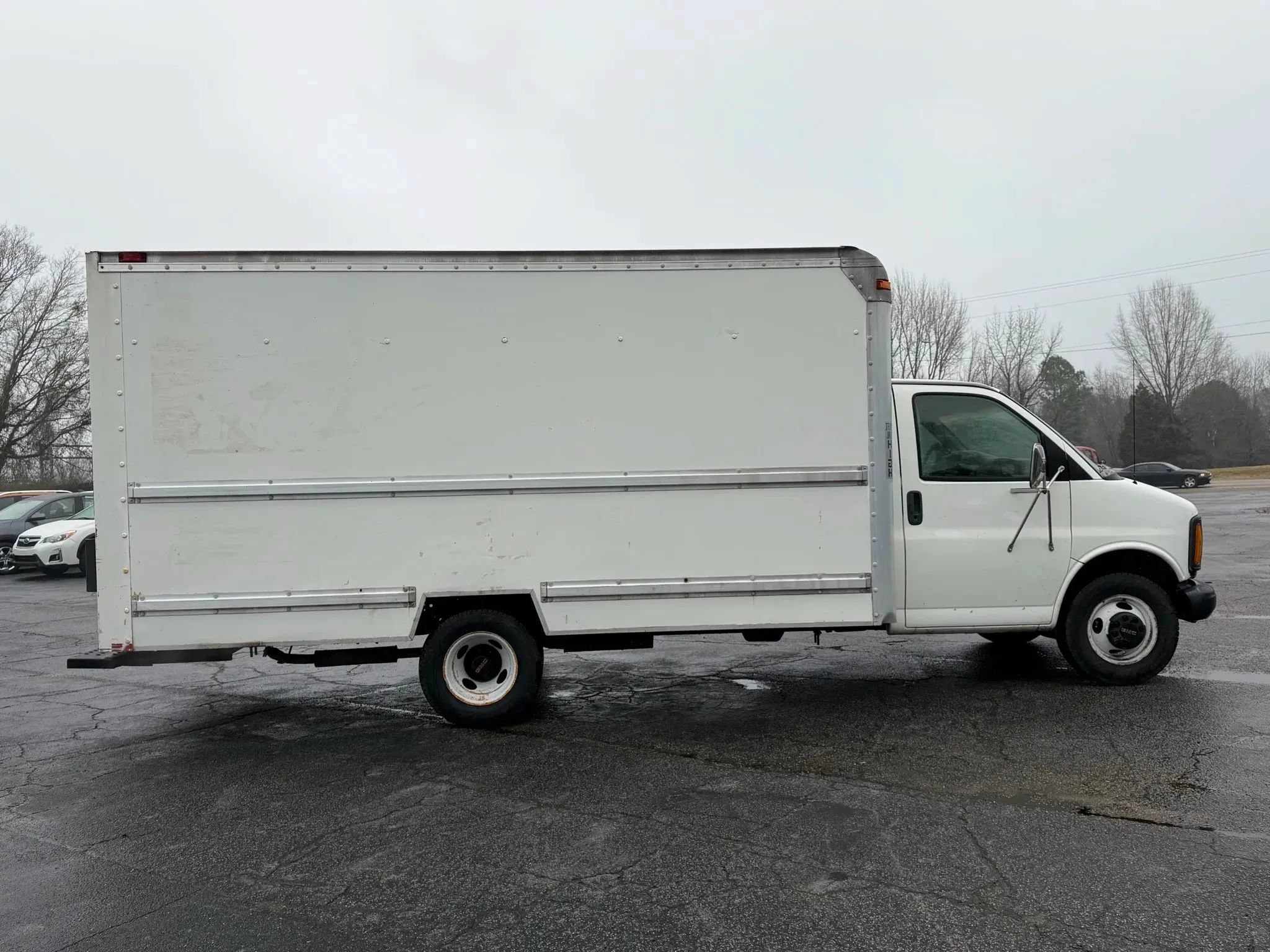 Used 2000 GMC Savana 3500 RWD image 6