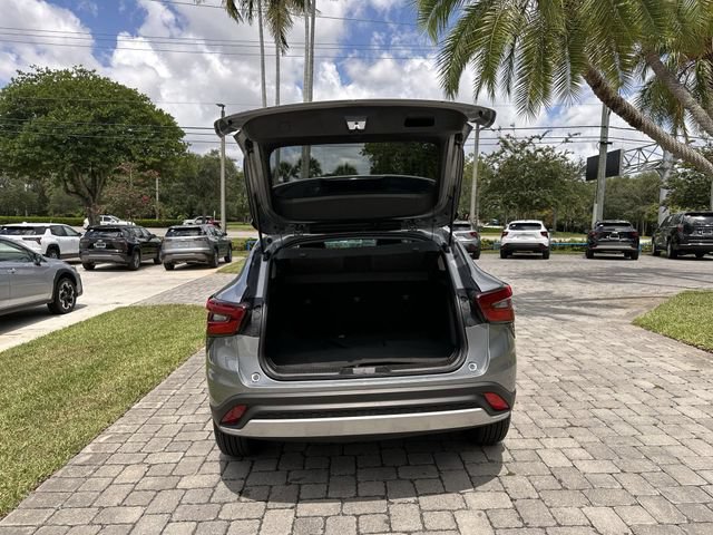 Used 2024 Chevrolet Trax LT FWD image 28
