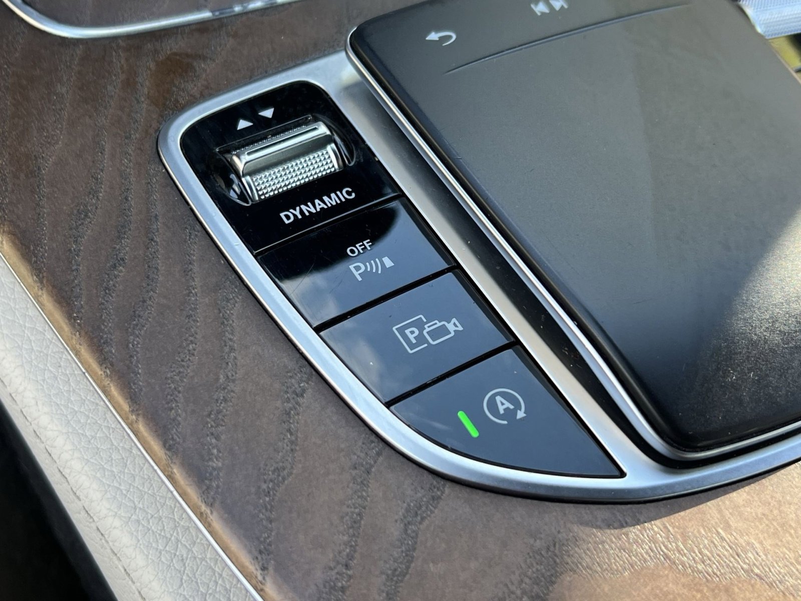 Certified 2021 Mercedes-Benz E 350 4MATIC Sedan w/ Premium Package image 32