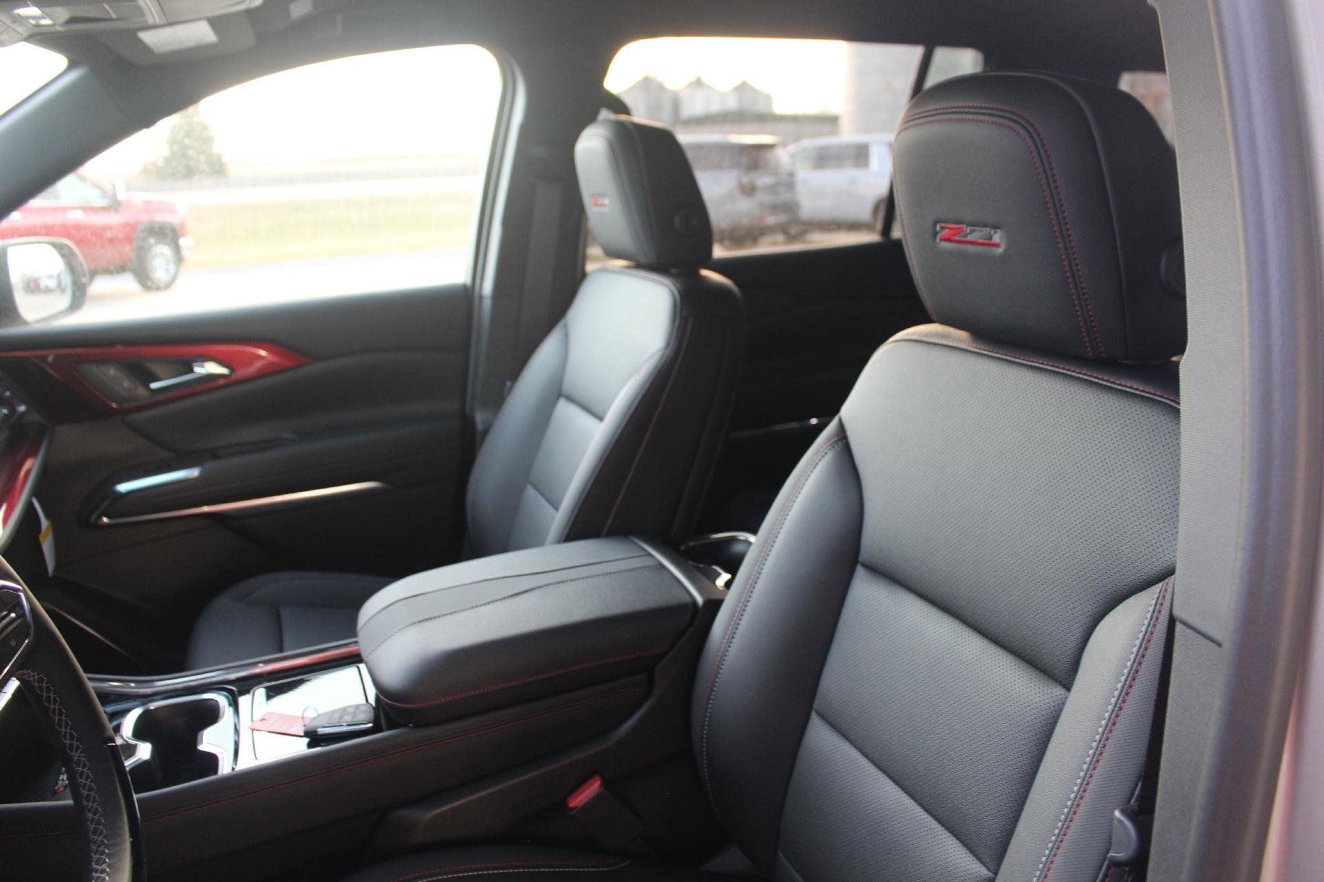 New 2026 Chevrolet Traverse Z71 w/ Enhanced Driving Package image 5