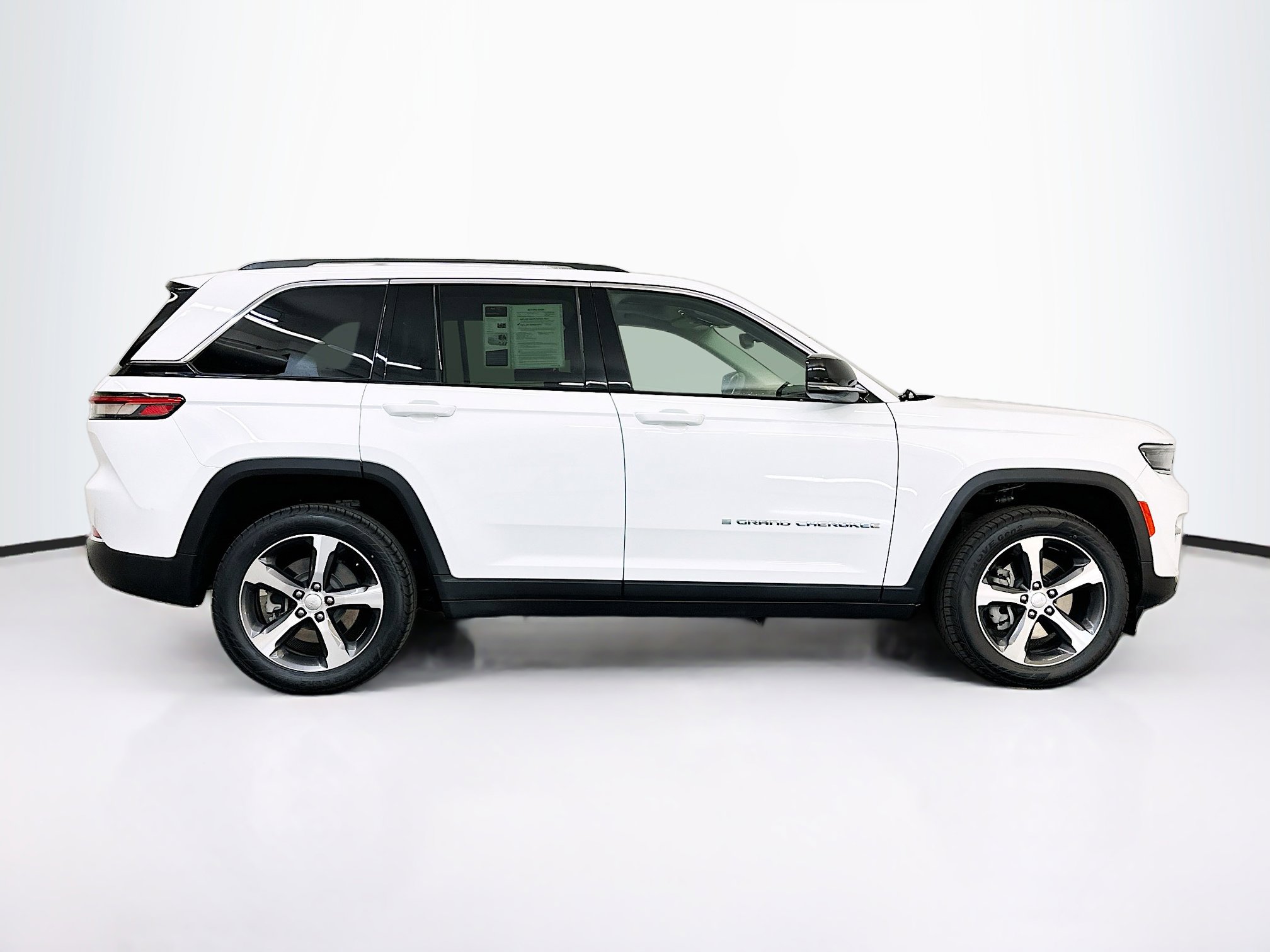 Used 2022 Jeep Grand Cherokee Limited 4xe AWD/4WD image 10