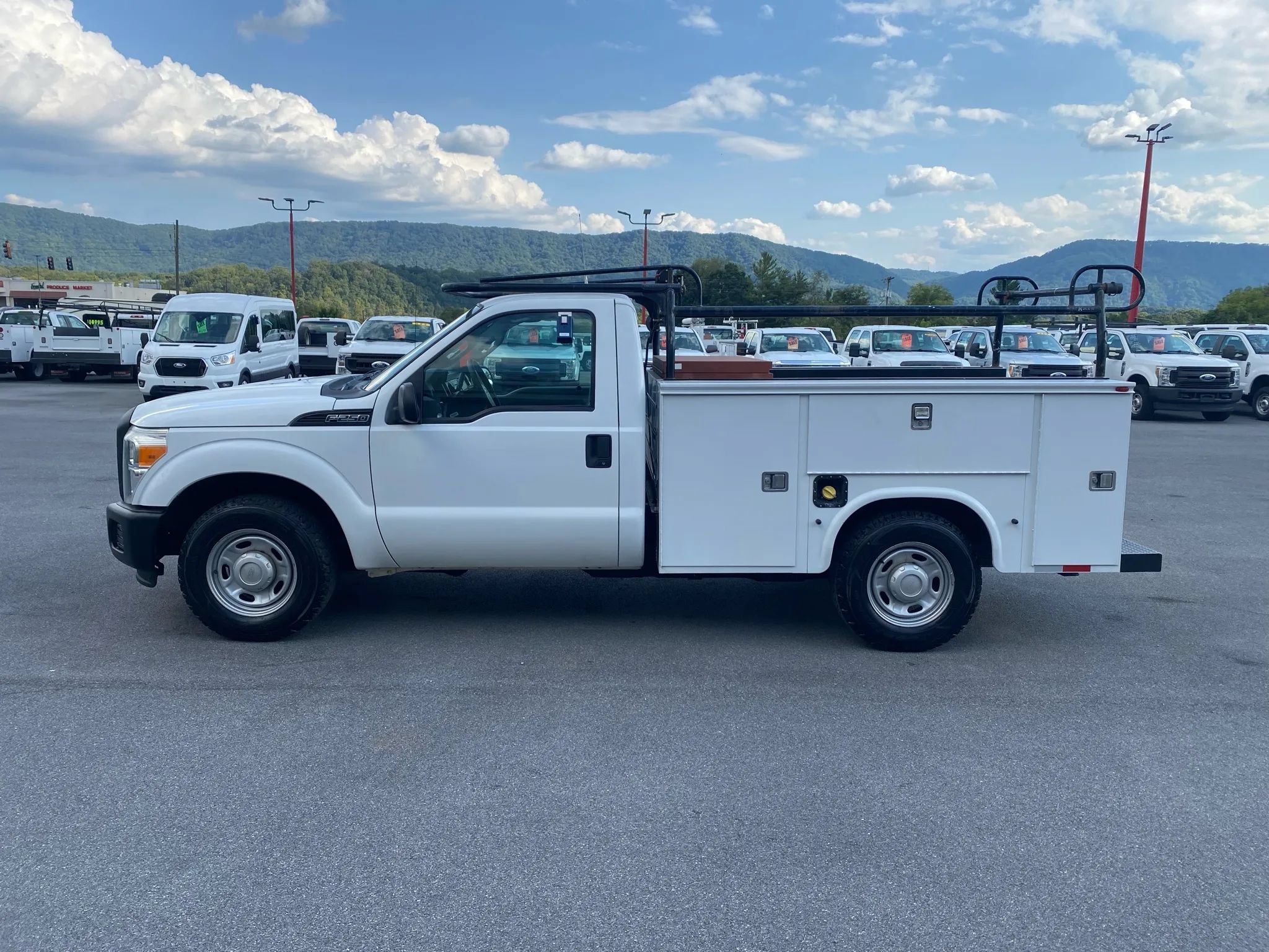 Used 2011 Ford F250 XL RWD image 5