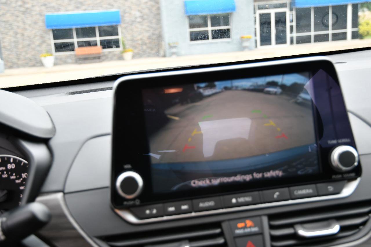 Used 2024 Nissan Altima 2.5 SV image 14