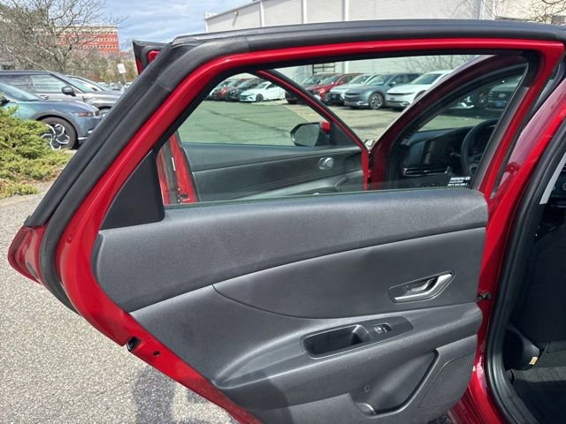 Certified 2023 Hyundai Elantra SE image 35