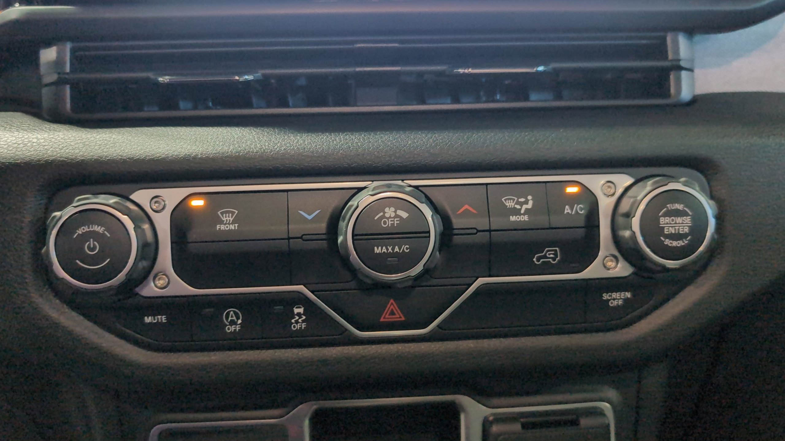 Used 2024 Jeep Wrangler Sport AWD/4WD image 24