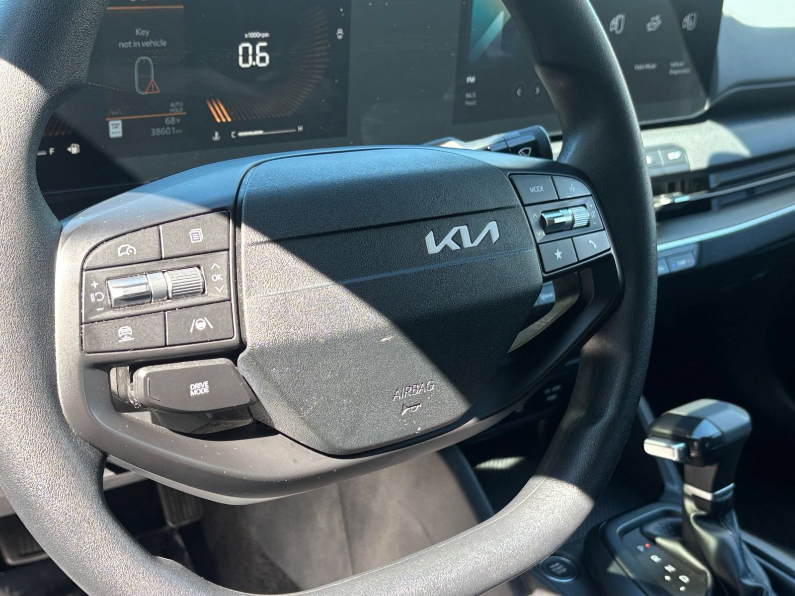 Used 2025 Kia K4 FWD image 27
