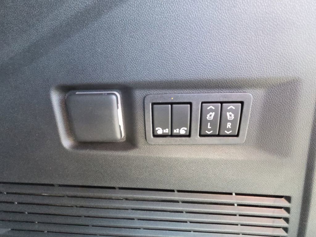 New 2026 Chevrolet Tahoe Premier w/ Sun And Tow Package AWD/4WD image 35