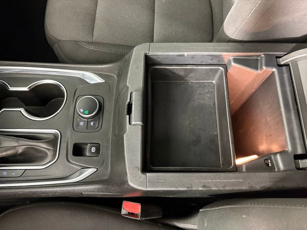 Used 2023 Chevrolet Traverse LT FWD image 36