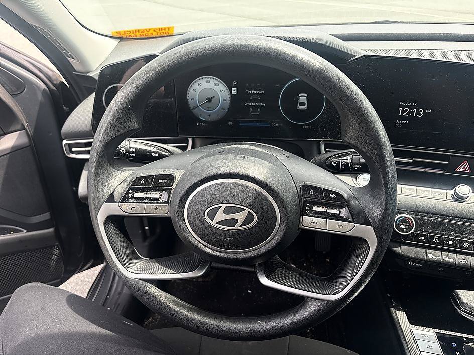 Used 2024 Hyundai Elantra SEL FWD image 17