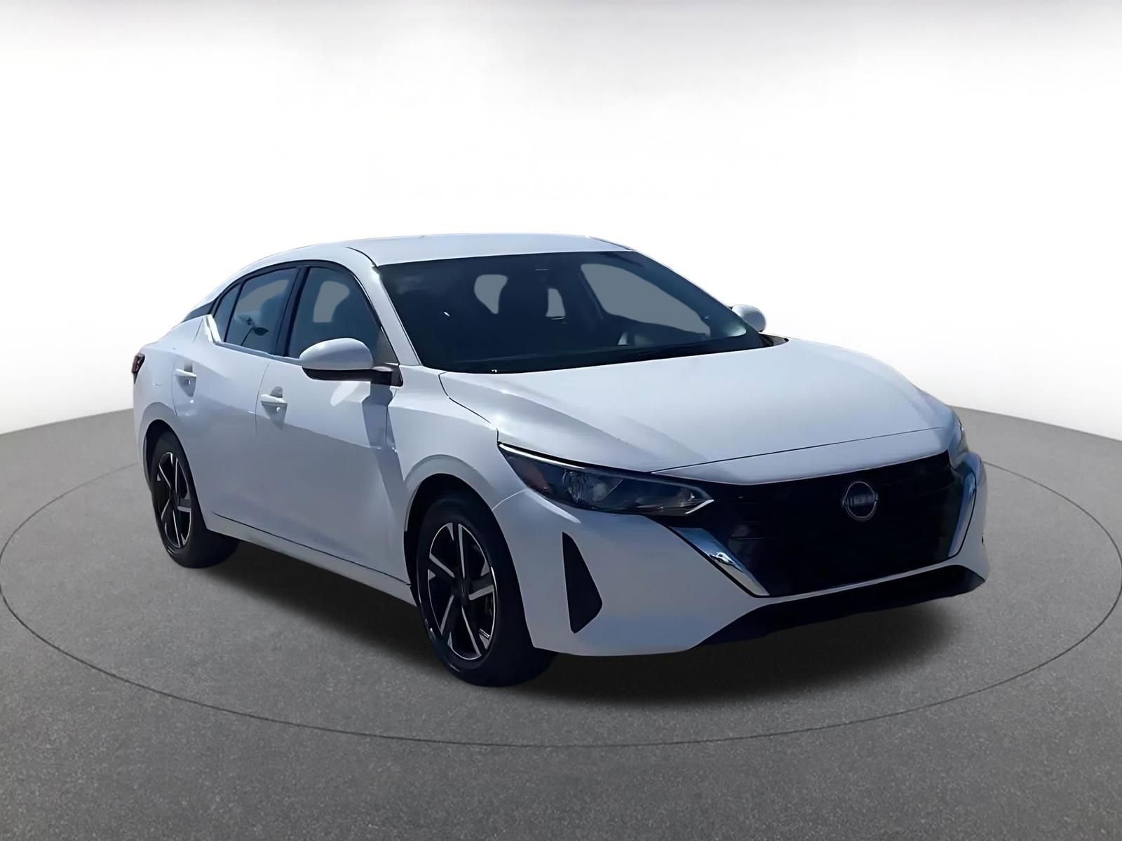 Used 2025 Nissan Sentra SV image 3