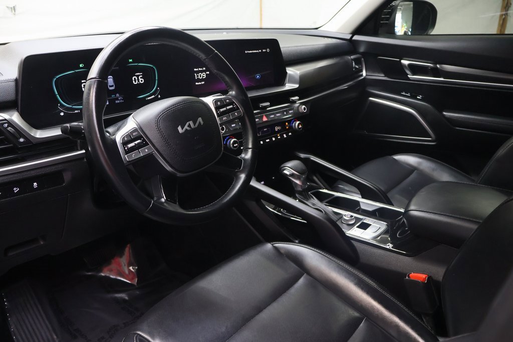 Used 2024 Kia Telluride LX image 19
