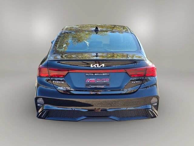 Used 2023 Kia Forte GT-Line w/ GT-Line Premium Package FWD image 6