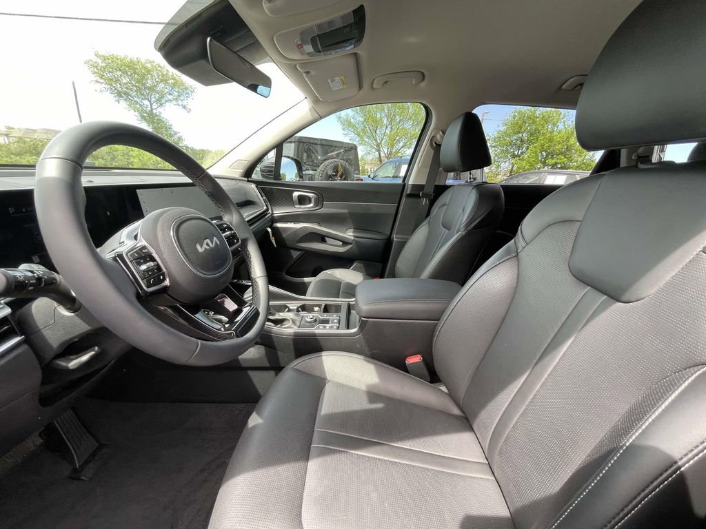 Certified 2025 Kia Sorento EX image 29