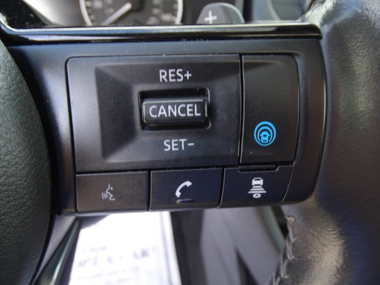 Used 2021 Nissan Rogue SV image 18
