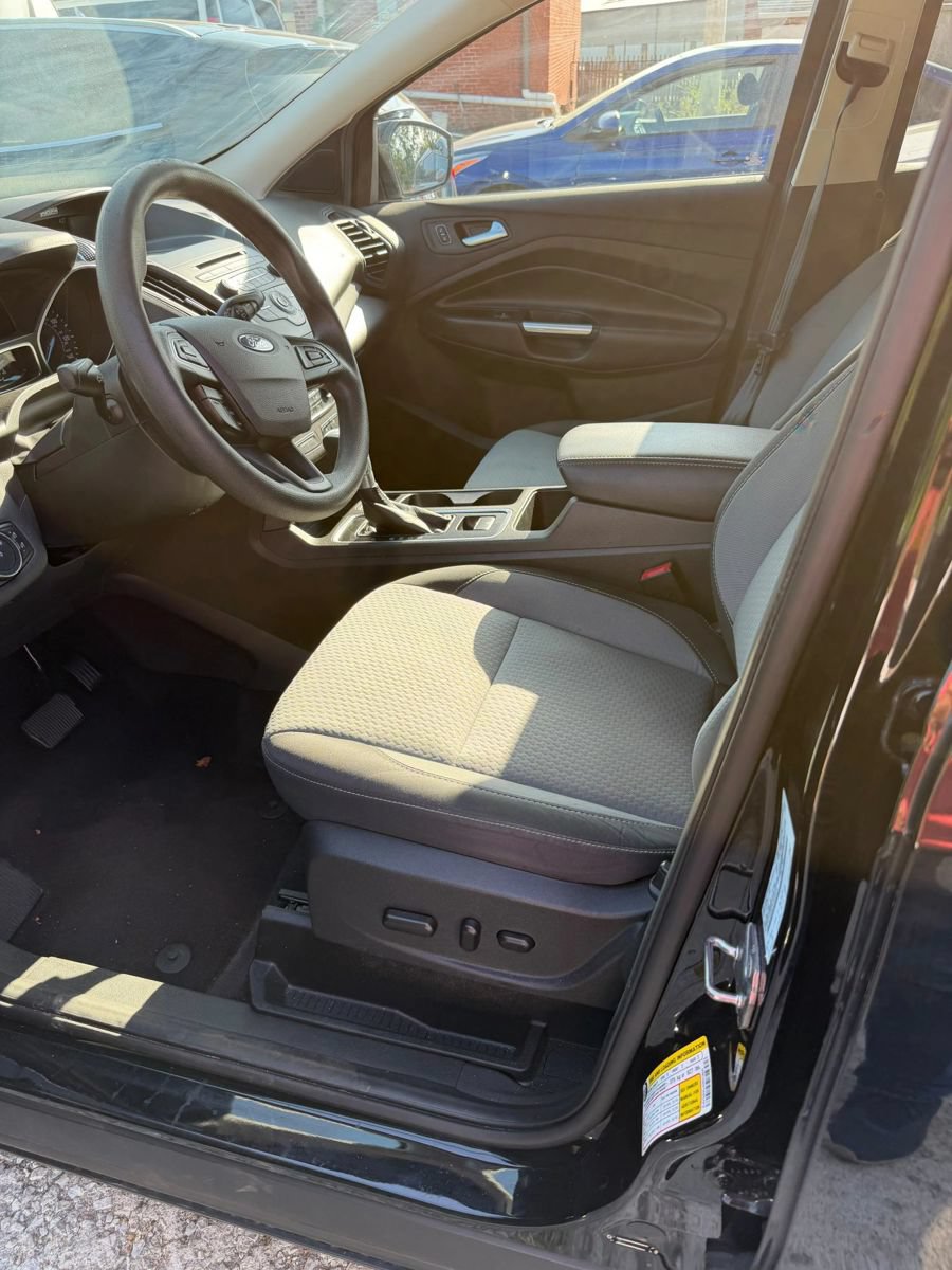 Used 2017 Ford Escape SE FWD image 10