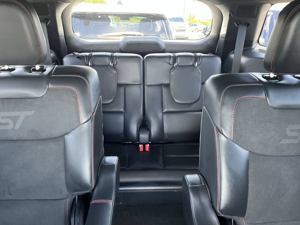 Used 2025 Ford Explorer ST AWD/4WD image 24