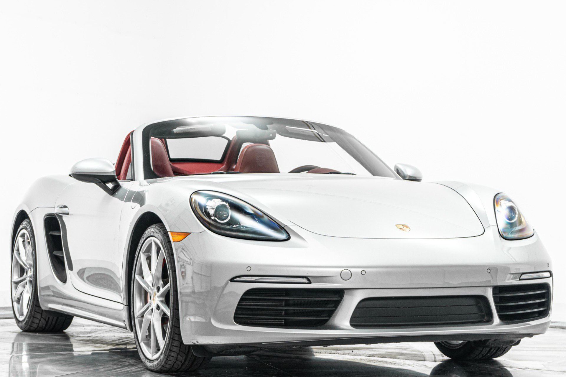 Used 2018 Porsche 718 Boxster S RWD image 3