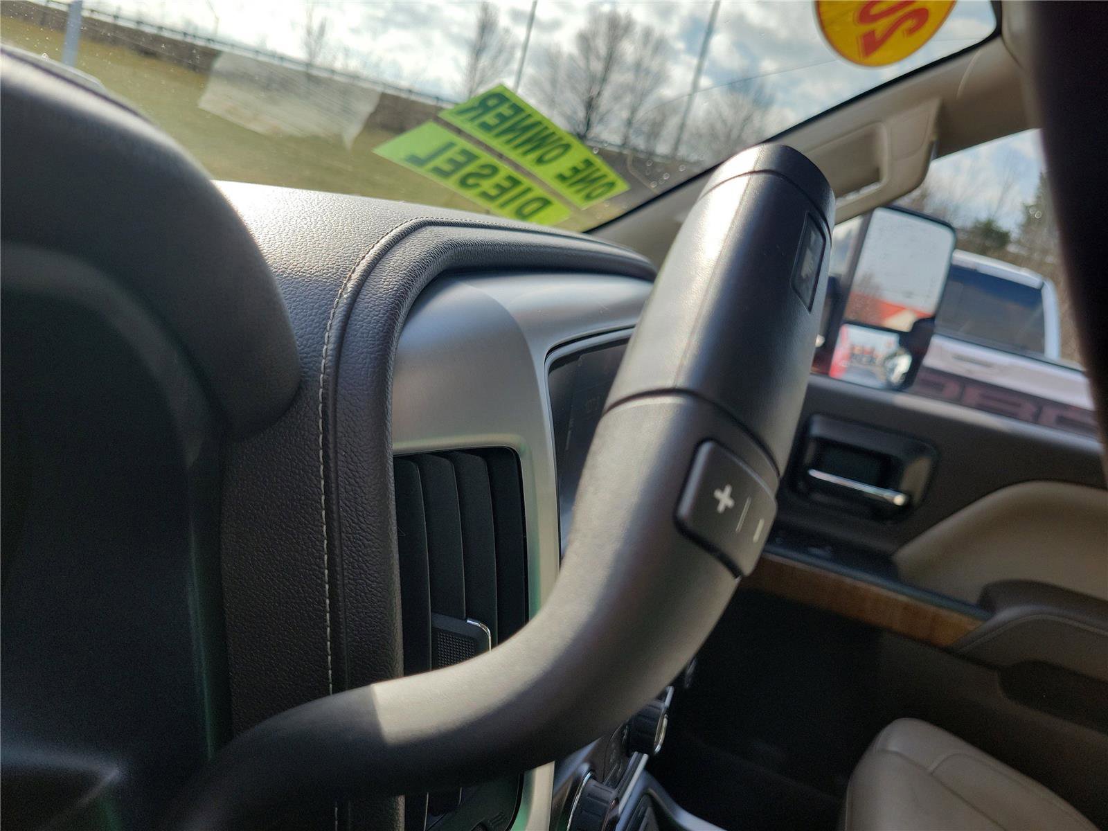 Used 2015 GMC Sierra 2500 SLT w/ Duramax Plus Package image 28