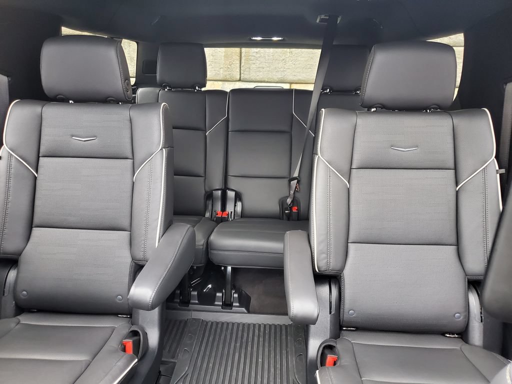 Certified 2025 Cadillac Escalade ESV Premium Luxury w/ Touring Package AWD/4WD image 39