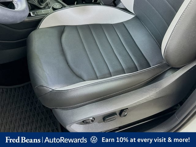 Used 2023 Volkswagen Taos SEL AWD/4WD image 25
