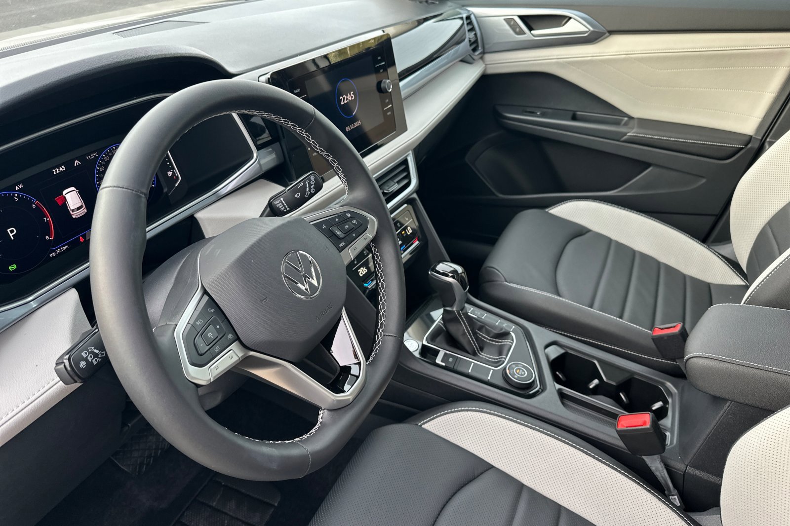 New 2026 Volkswagen Taos SEL image 10