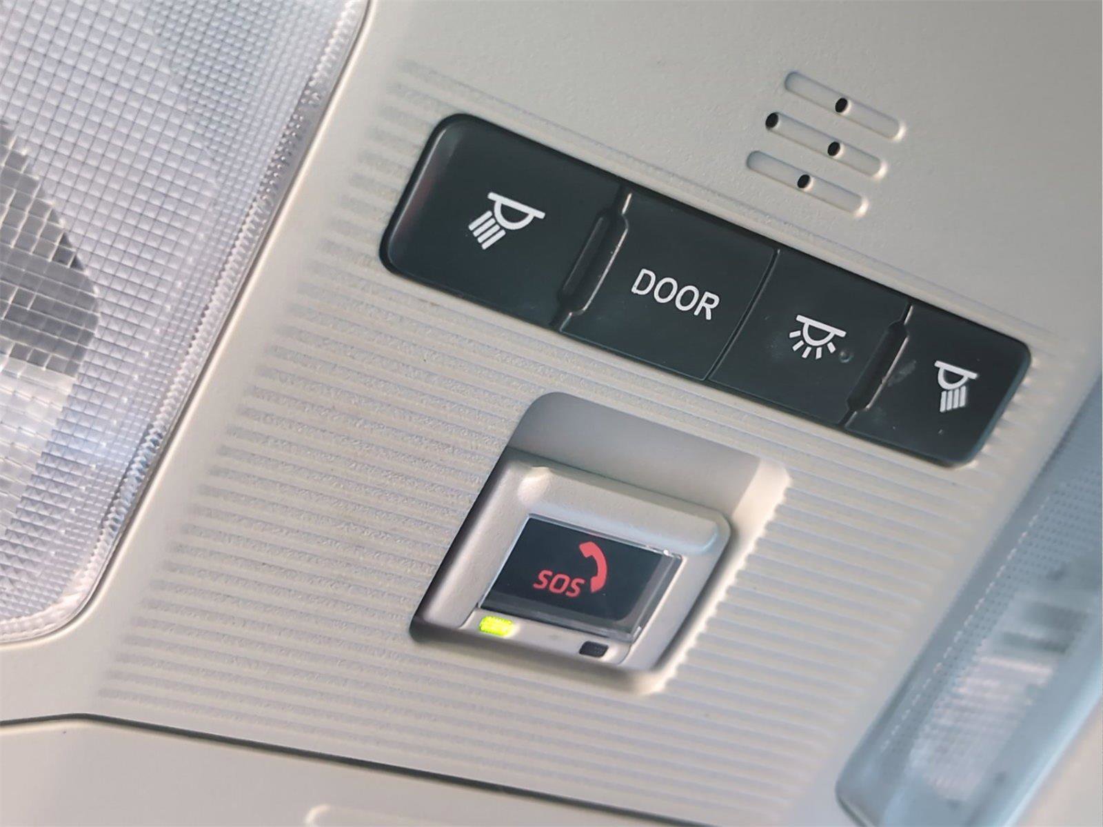 Used 2021 Toyota RAV4 XLE image 13