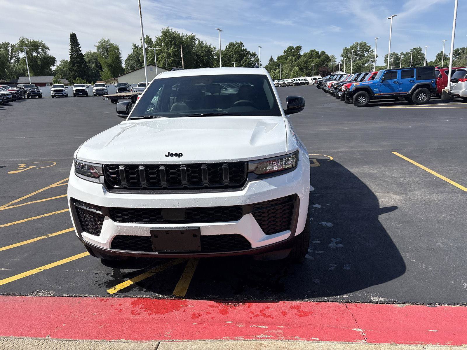 New 2026 Jeep Grand Cherokee L 4WD image 2