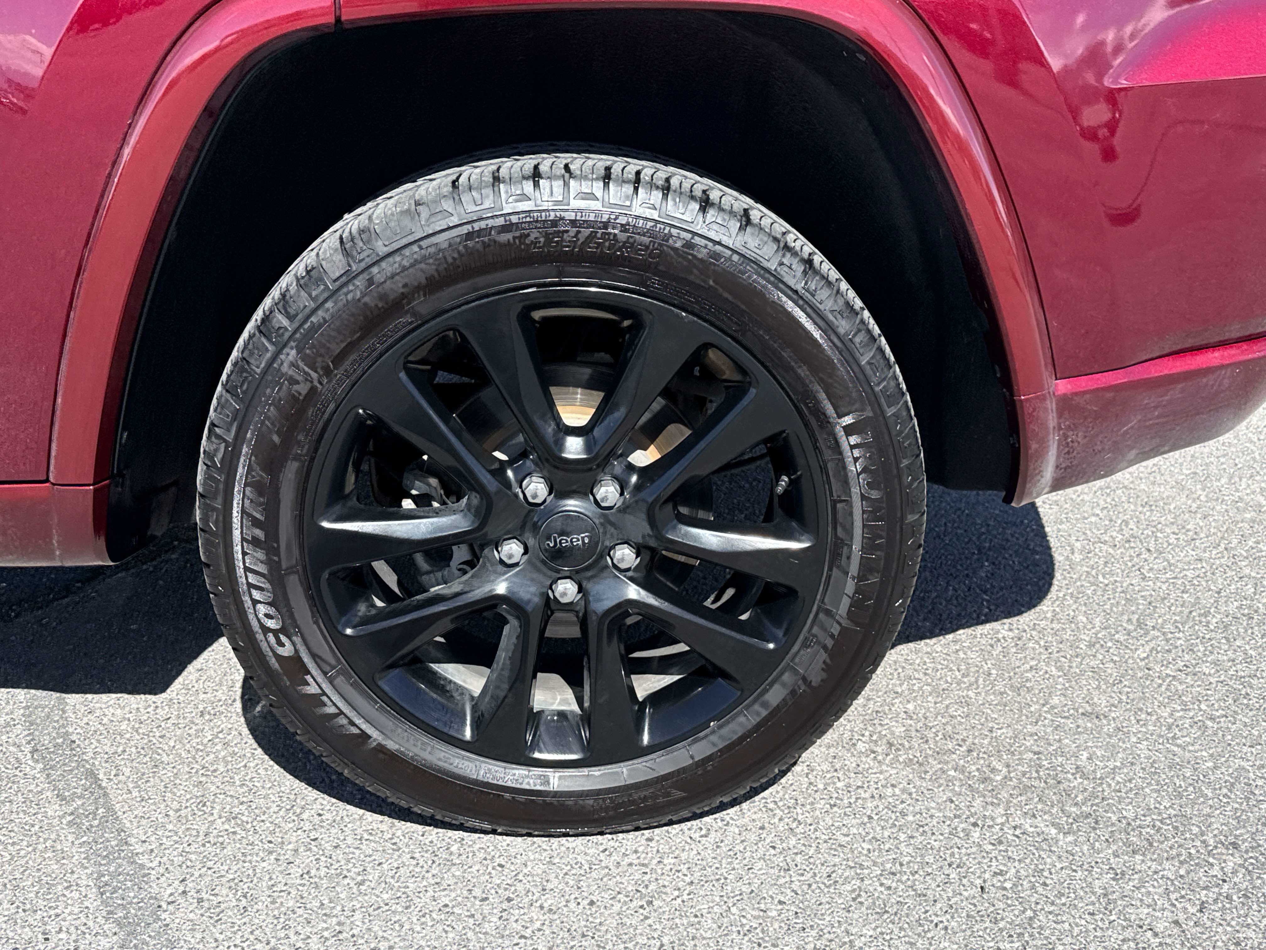 Used 2018 Jeep Grand Cherokee Altitude AWD/4WD image 7