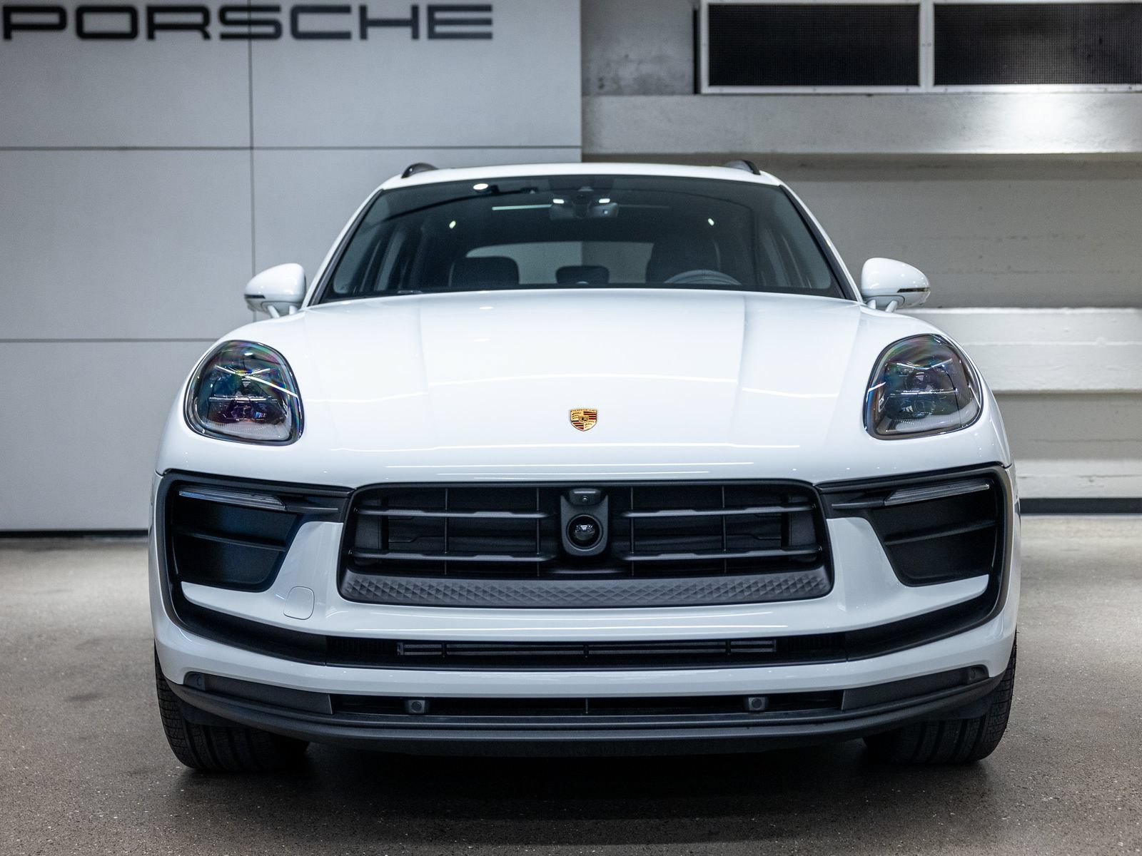 Certified 2026 Porsche Macan AWD/4WD image 11