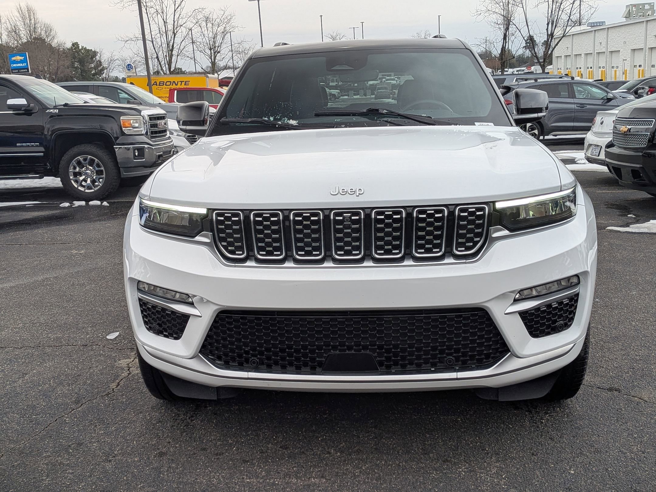 Used 2024 Jeep Grand Cherokee Summit image 3