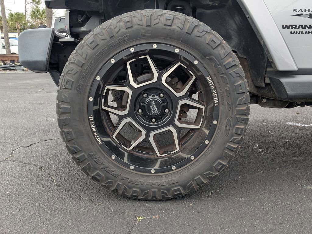 Used 2015 Jeep Wrangler Unlimited Sahara w/ Connectivity Group image 20