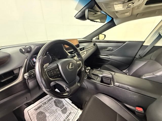 Used 2019 Lexus ES 300h w/ Premium Package FWD image 6