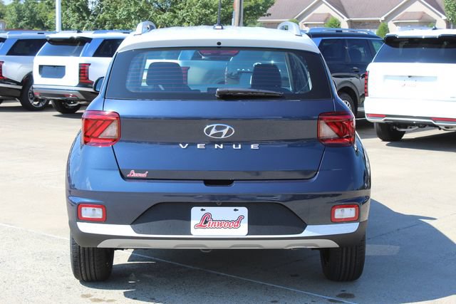 New 2026 Hyundai Venue SEL FWD image 4