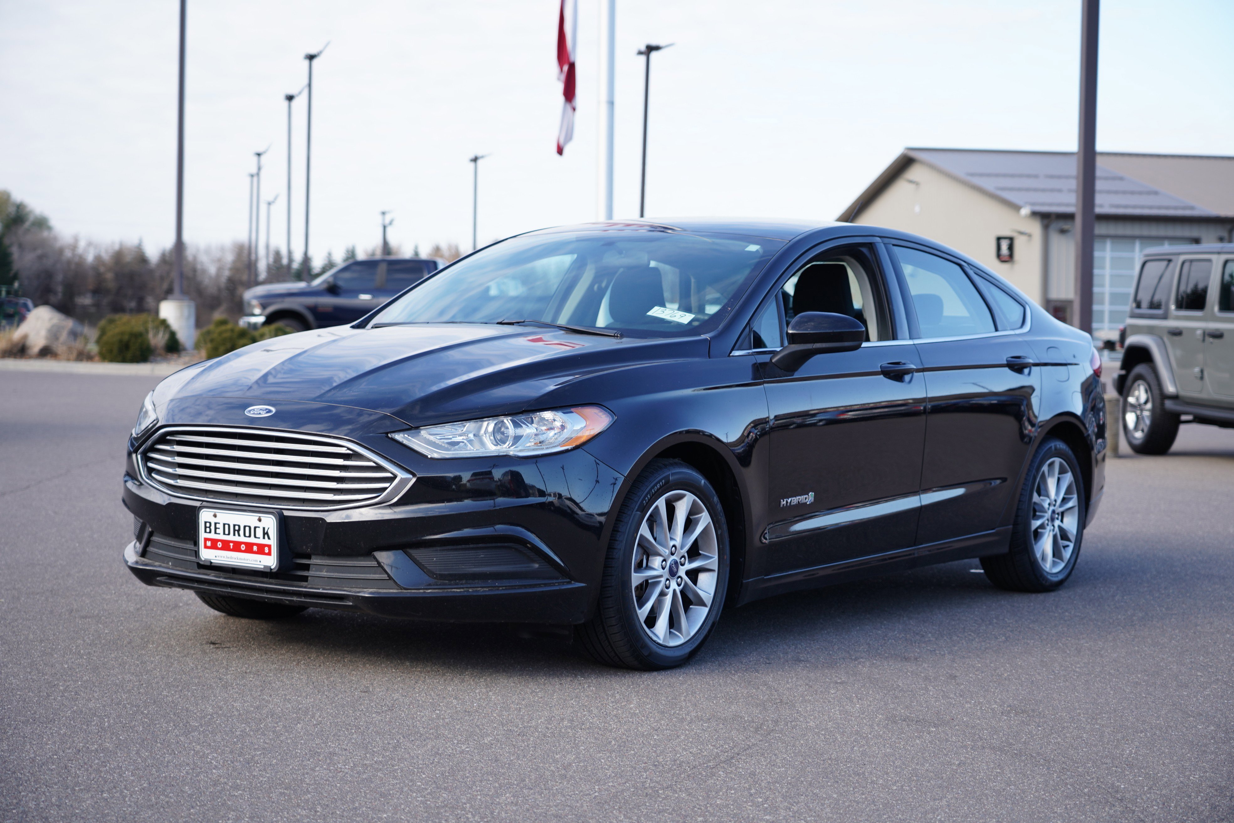 Used 2017 Ford Fusion SE image 7
