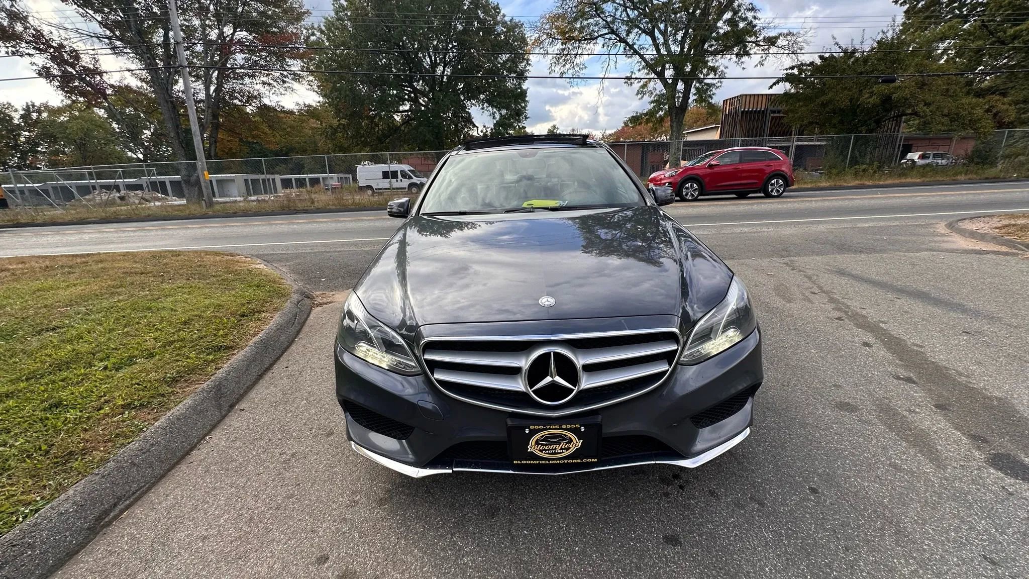 Used 2014 Mercedes-Benz E 350 4MATIC Sedan image 2