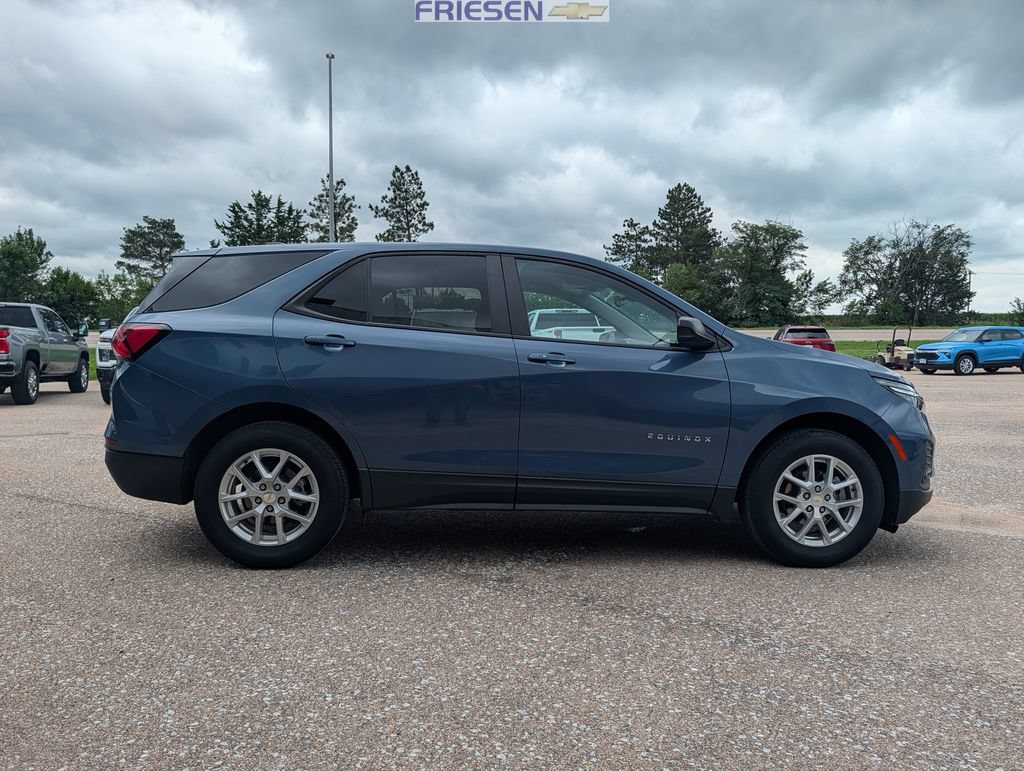 Used 2024 Chevrolet Equinox LS w/ LS Convenience Package AWD/4WD image 7