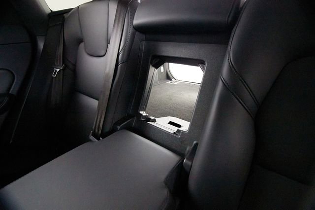 Certified 2025 Volvo XC60 B5 Core image 33