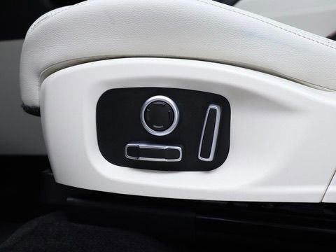 Used 2022 Jaguar E-PACE SE image 16