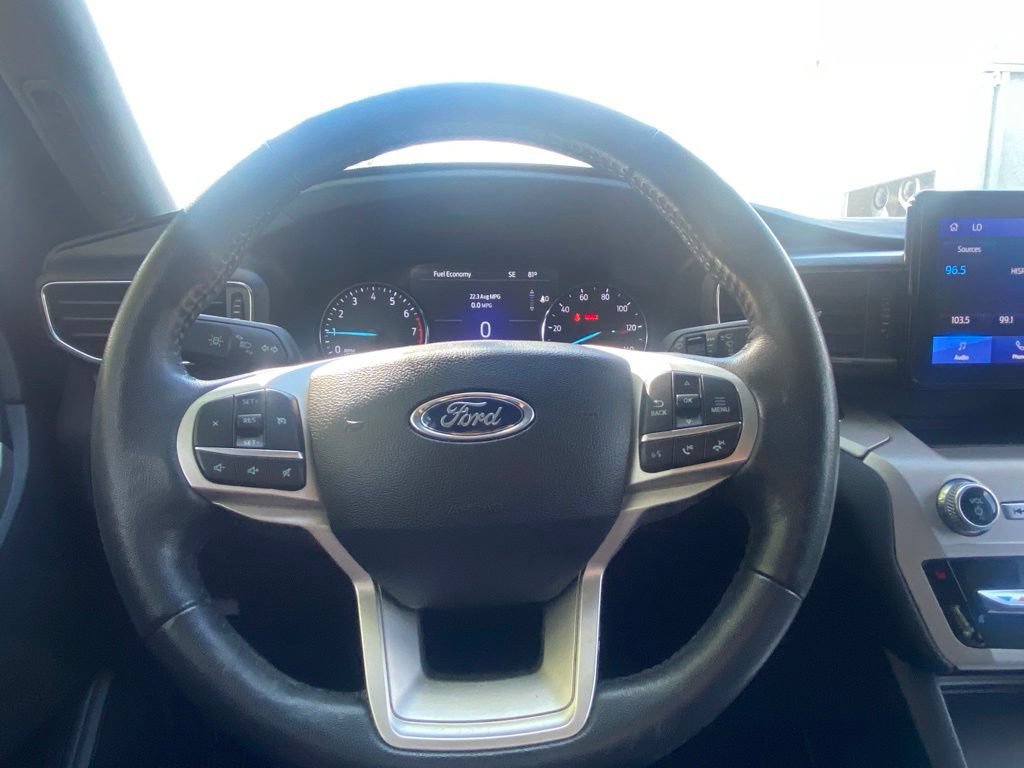 Used 2023 Ford Explorer XLT w/ Equipment Group 202A AWD/4WD image 17