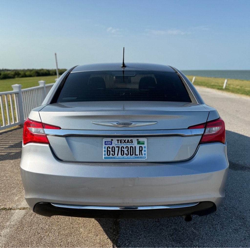 Used 2013 Chrysler 200 Touring FWD image 6