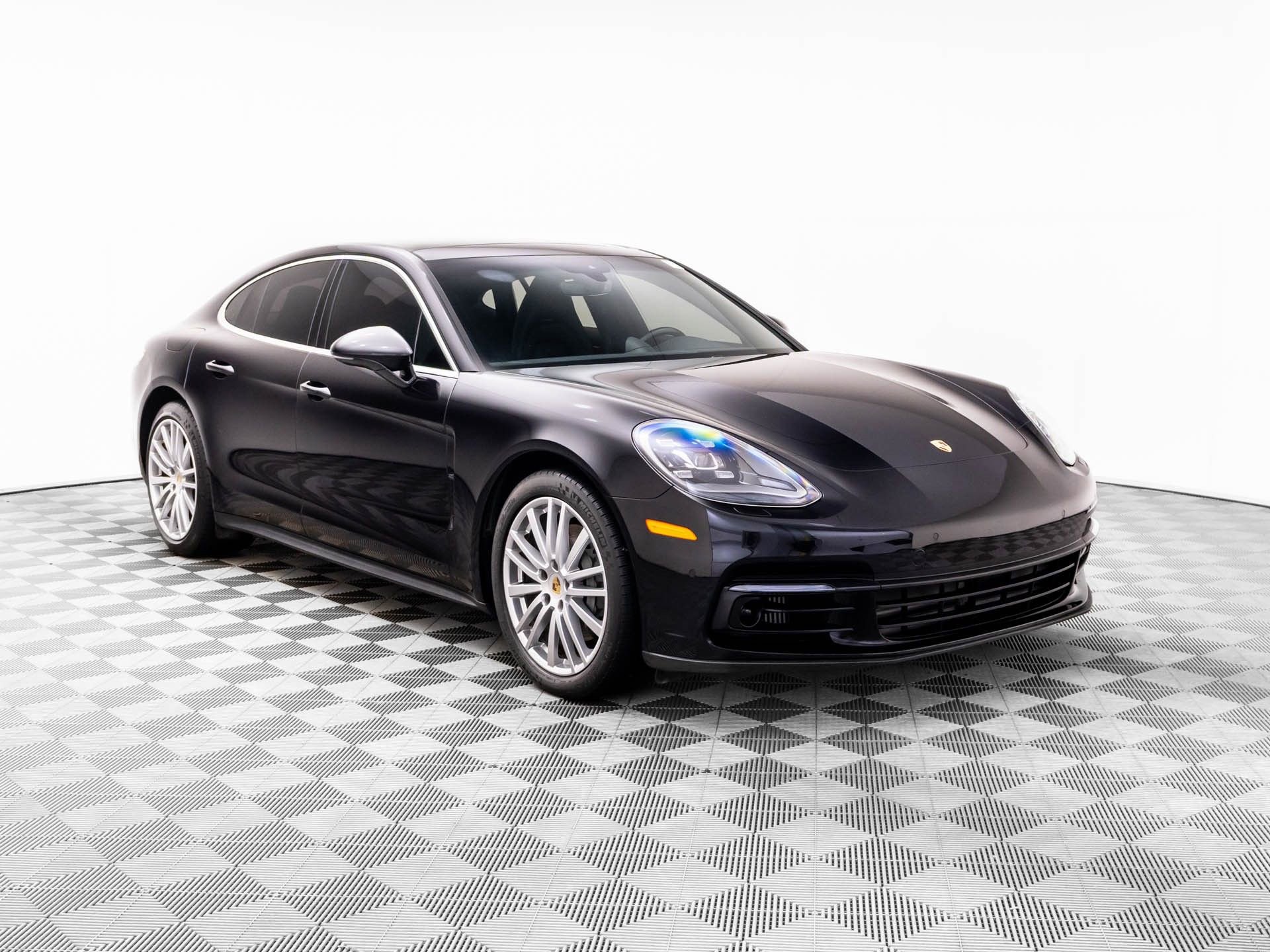 Used 2017 Porsche Panamera 4S image 5