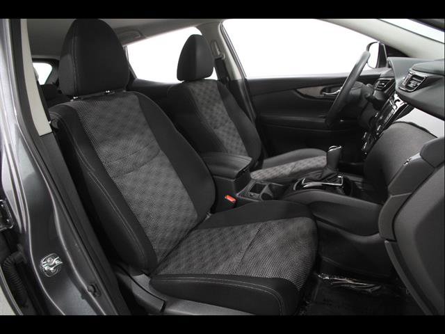 Used 2020 Nissan Rogue Sport SV AWD/4WD image 16