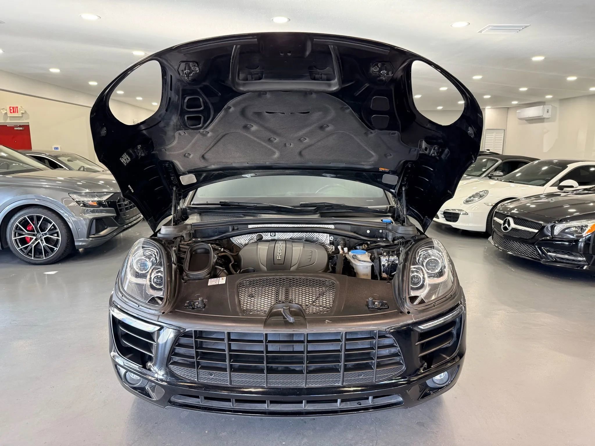 Used 2018 Porsche Macan Sport Edition image 46